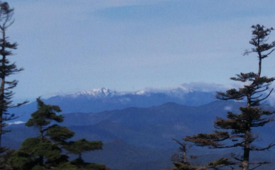 飯豊山は雪化粧