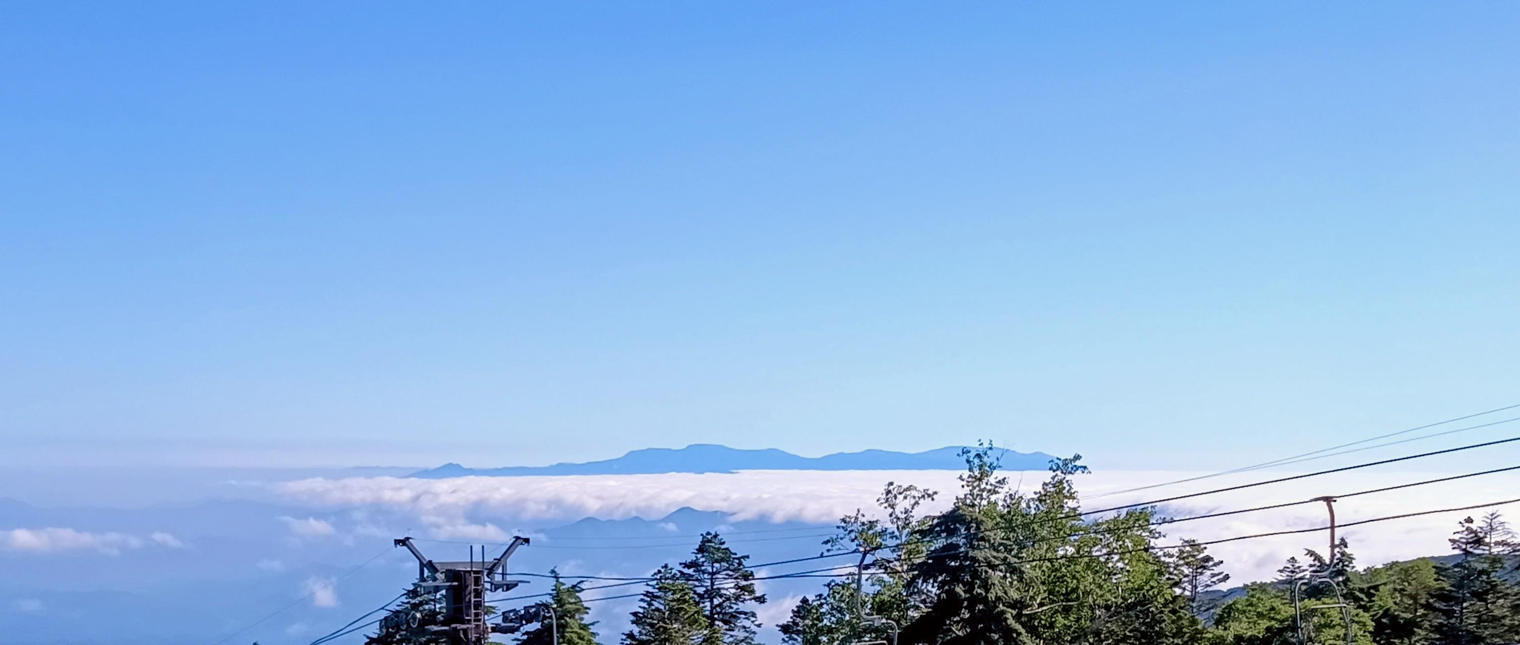 月山と鳥海山