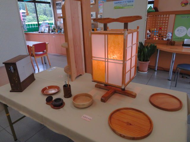 「木工作品展」開催中です。