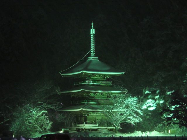 三重塔ライトアップ