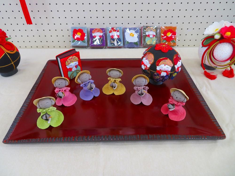 樹脂粘土と布細工の作品展です♪