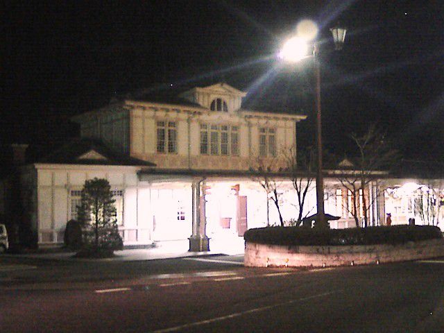 日光駅、未明。