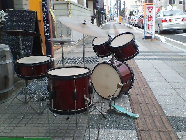 お前のおもちゃに買ってきたんじゃねえんだよ。