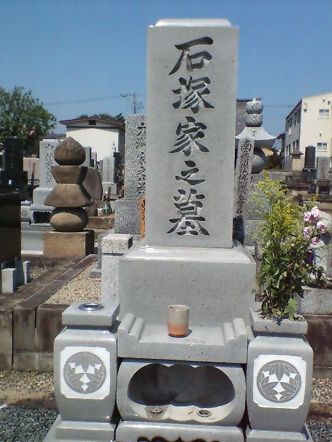 墓掃除は暑い日に、、、