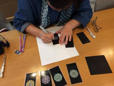 「曼荼羅アート」の栞づくり