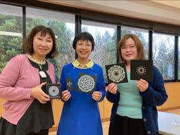 それぞれのペースでゆったり「曼荼羅アート・レッスン」♪