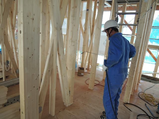 東根市 ＡＨ様邸新築工事 12 防蟻処理(2回目)  『ﾃｸﾉｽﾄﾗｸﾁｬｰで建てる長期優良住宅』　