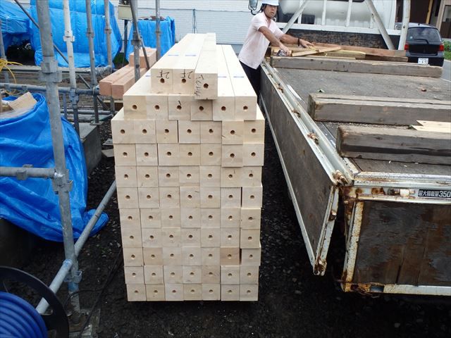 河北町 HA様邸新築工事 12 木材搬入 『ﾃｸﾉｽﾄﾗｸﾁｬｰで建てる長期優良住宅』