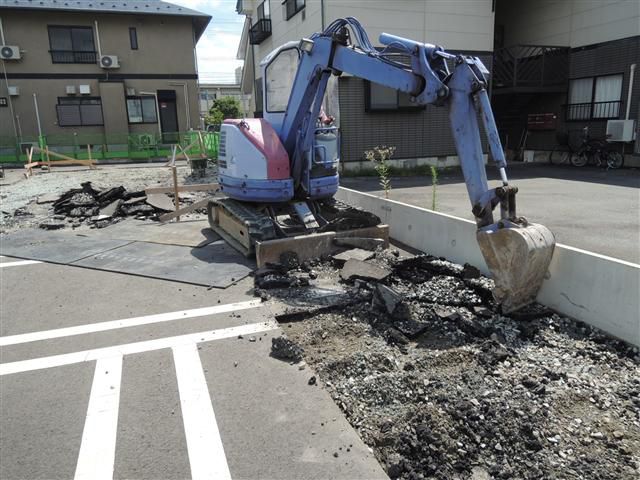 天童市 ＨＭ様邸新築工事 03 舗装解体 『ﾃｸﾉｽﾄﾗｸﾁｬｰで建てる長期優良住宅』