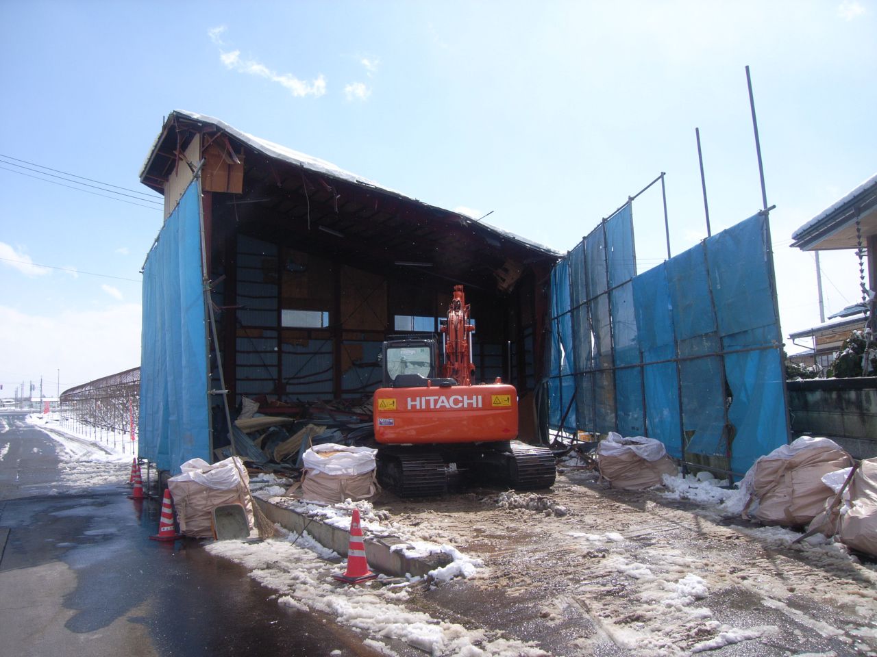 寒河江市 SK様邸新築工事 01 解体ｽﾀｰﾄ 『ﾃｸﾉｽﾄﾗｸﾁｬｰで建てる長期優良住宅』