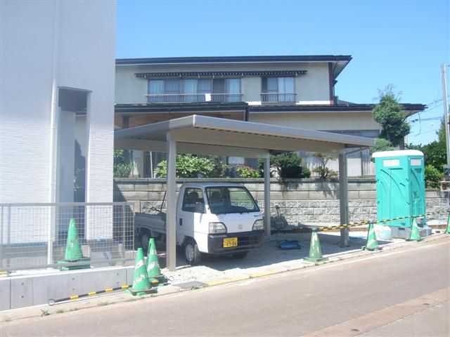 寒河江市 SK様邸新築工事 28 ｶｰﾎﾟｰﾄ設置完了  『ﾃｸﾉｽﾄﾗｸﾁｬｰで建てる長期優良住宅』