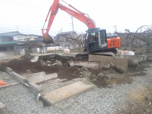 大江町 SS様邸新築工事 03 基礎解体 『ﾃｸﾉｽﾄﾗｸﾁｬｰで建てる長期優良住宅』