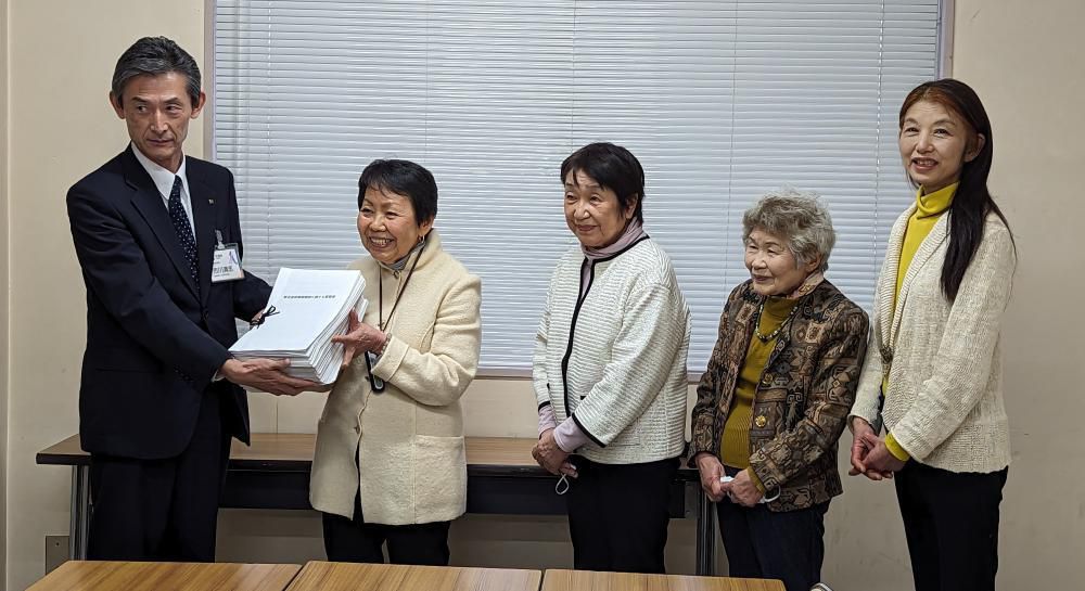 「住民投票」を実施して、民意を問い直してほしい…「病院跡地」への図書館立地を求める市民団体が市長へ要望書を提出！！？？