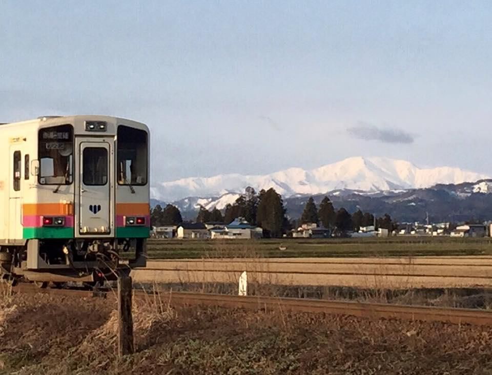 めったくた姿を現さない飯豊山