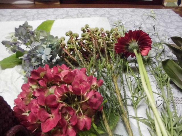 ★。★花材を前に悩んでます・・・美蔵