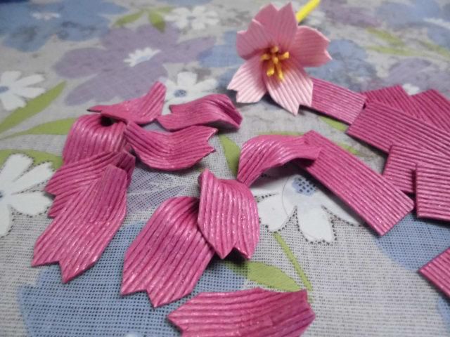 ★。★今日は、桜の花を作っております・・・美蔵