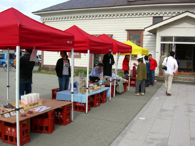 小桜館での朝市