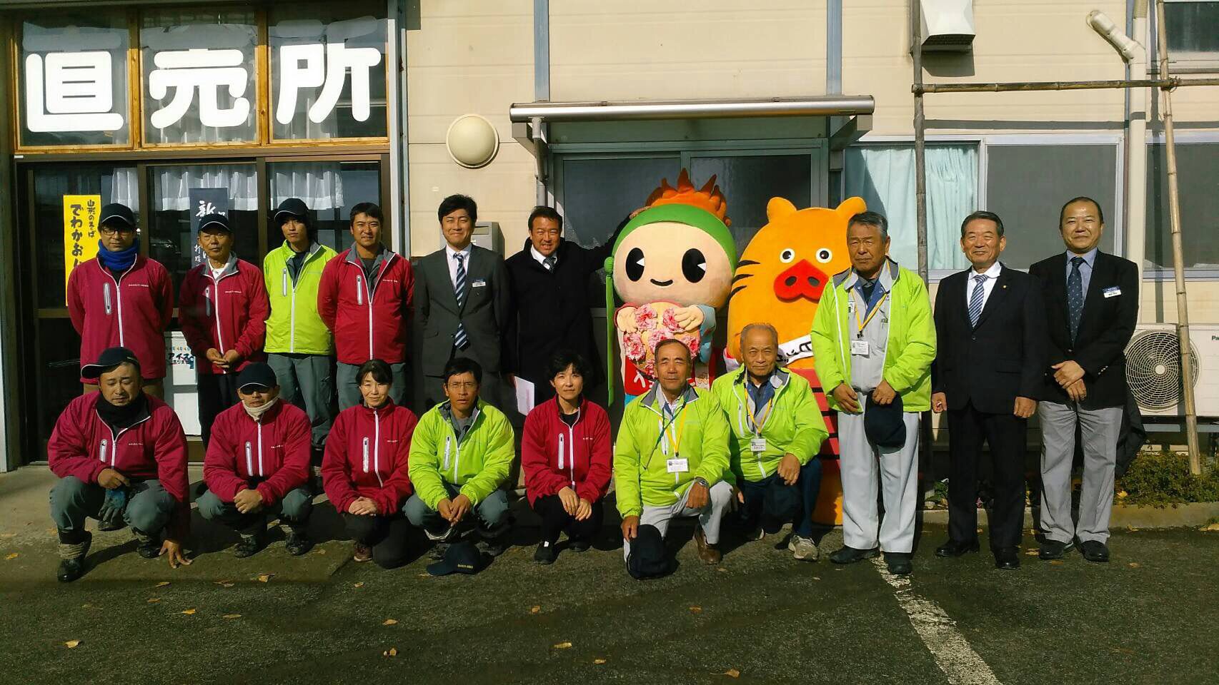 観光ツアーで出会った人々♪( ´▽｀)