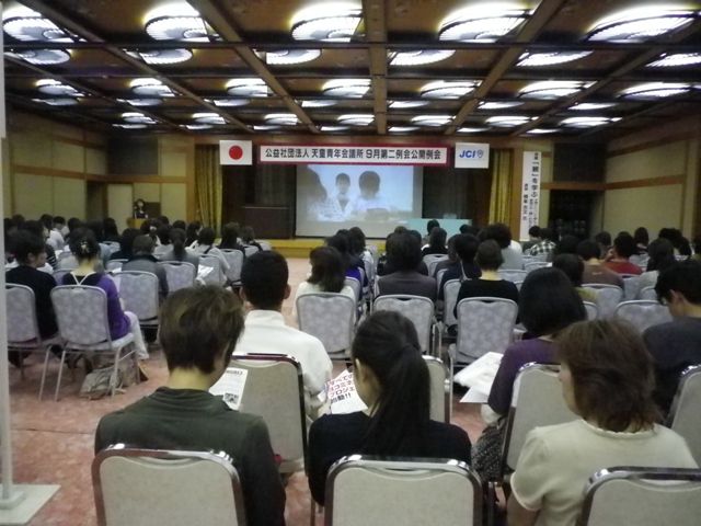 “子守り”ではなく“子育て”を・・・横峯吉文氏講演会にて