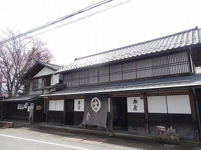 【丸大扇屋】昔語りと池坊いけばな展