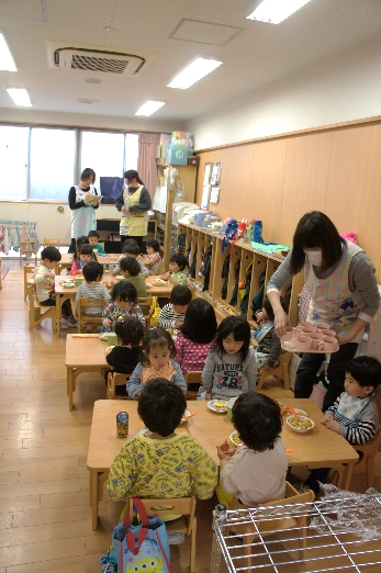 なかよし給食をしたよ!