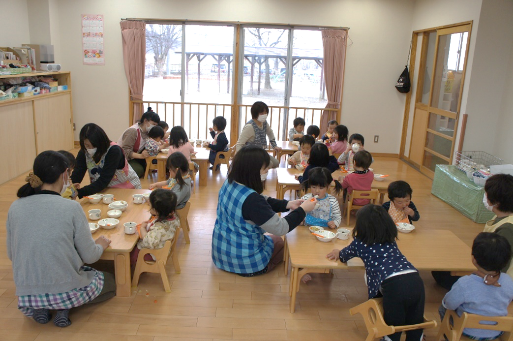 みんなでなかよし給食！！