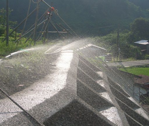 吹付法枠の湿潤養生