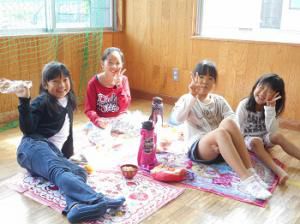 秋の美味しい行事！芋煮会　（中央学童クラブ）