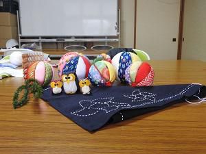 避難者支援・1月定期交流会　～小物作り交流会をしました～