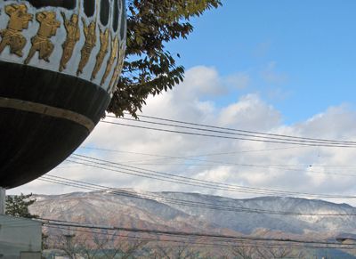 【ついに雪が降ってきました】