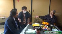 米寿と100歳以上の人に記念品などを贈呈(H29.1.17) 