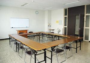  ②会議室（長井市中央コミュニティセンター2階）