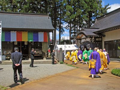 【新しい大わらじが奉納されました～長遠寺黒仁王尊】