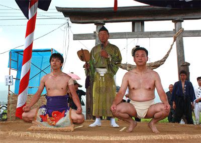 【白熱の警護交代劇～草岡津嶋神社の花相撲】