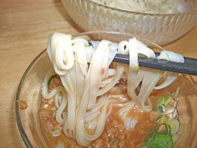 【ひっぱり「冷」うどん!?】