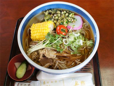 【夏メニュー！レインボー野菜×馬肉×米粉麺～あやめそば舟越】