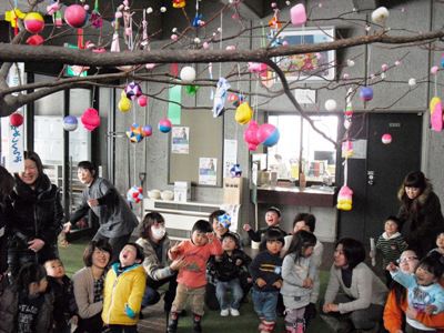 【願いを込めて“だんごさげ”～なかよしくらぶ】