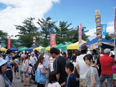 【大盛況！あやめ公園～あやめにぎわい市】