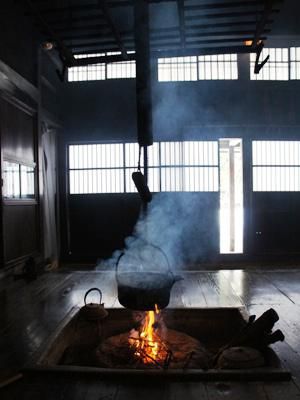 【冬の風物詩～丸大扇屋　燻蒸】