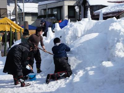 【ながい雪灯り回廊まつり準備中！】