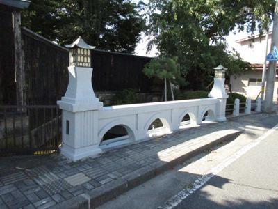 【撞木橋がお色直ししました】