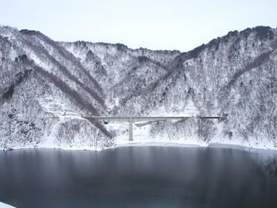 【冬の長井ダム】