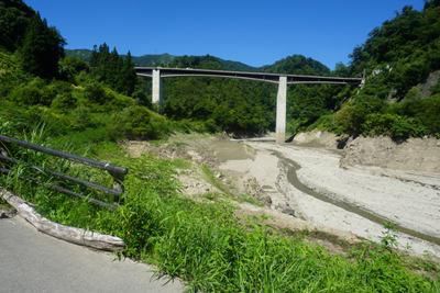【長井ダム（ながい百秋湖）の様子】