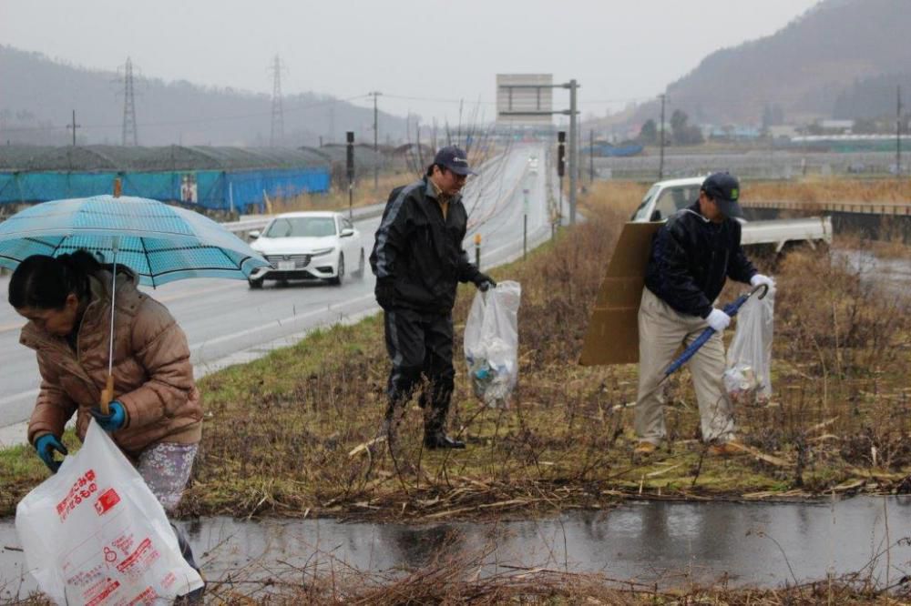 国道１３号クリーン作戦