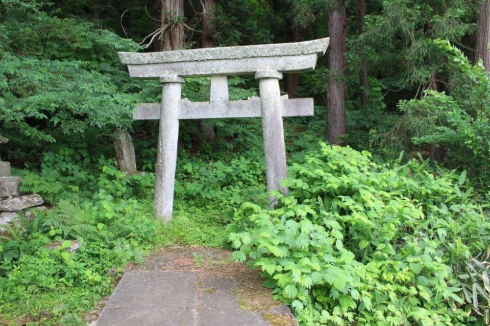 大洞の八幡神社