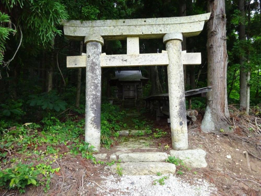 元中山　諏訪原の山神神社