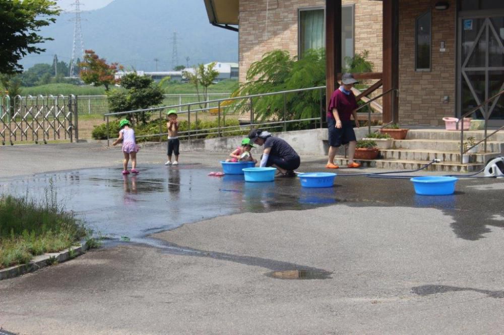 水遊び