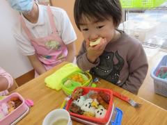 てづくりべんとう、うれしいな♪
