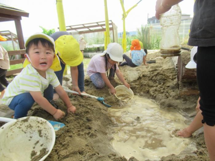 どろんこ遊び・泡遊び