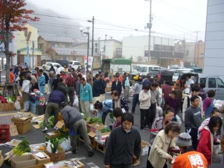 今年、最後の朝市です！